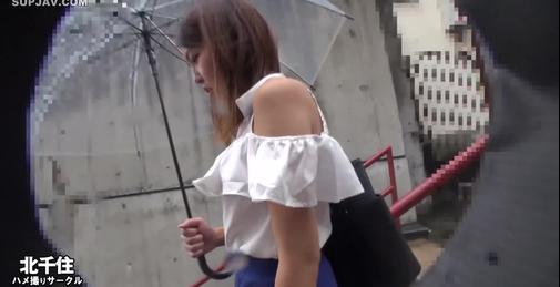 【美乳J●隠し撮り】＜本编女の子の颜出し＞★制服カフェに凸撃！入店したばっかでよくわかってないらしく、自宅まで「连れ出し」＆「中出し」性交w。【おまけ付】